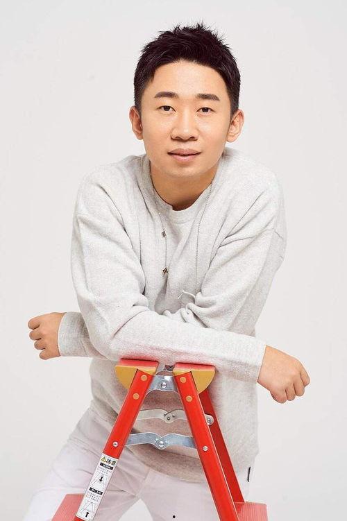 杨迪的照片,光影中的喜剧明星