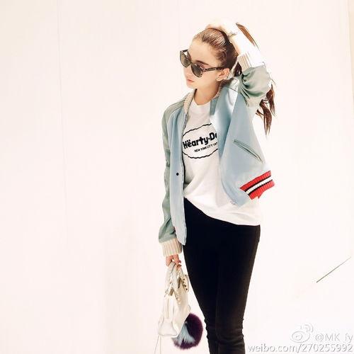 方媛生活照 街拍,街拍生活照中的时尚演绎