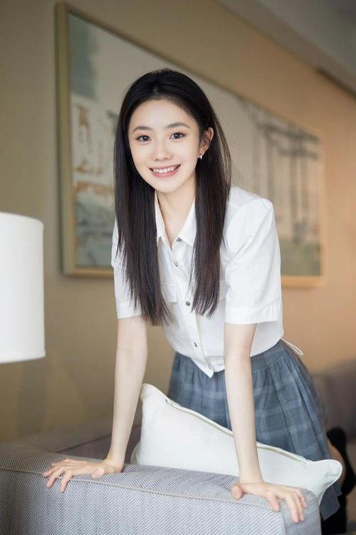 魏彦妮家庭背景,出身名门，传承家族荣耀的励志人生