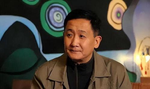 演员梁天的背景,从喜剧演员到导演，跨界人生的多彩篇章